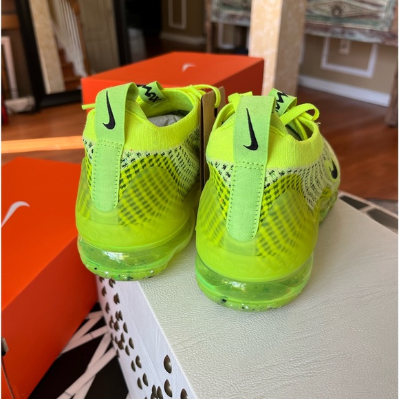 SOLD Nike Air VaporMax 2021 Flyknit Next to Nature Volt Black Neon Green - Picture 11 of 15